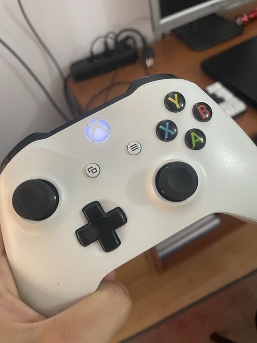 Vand xbox one s 512 gb ca nou + Fc24 joc