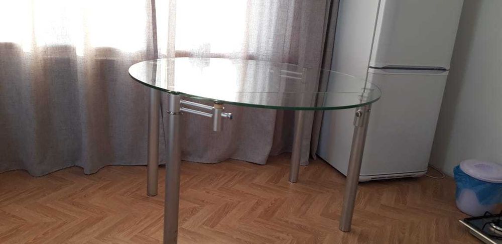 Стол кухонный стеклянный