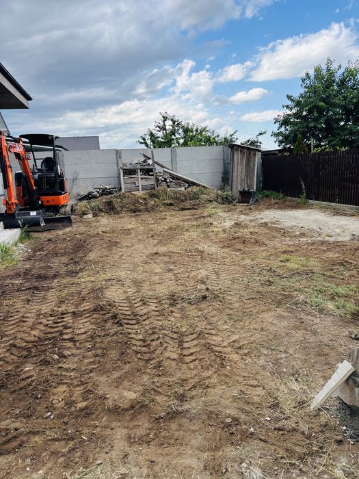 miniexcavator si basculanta 3,5 t . Pamant negru gazon