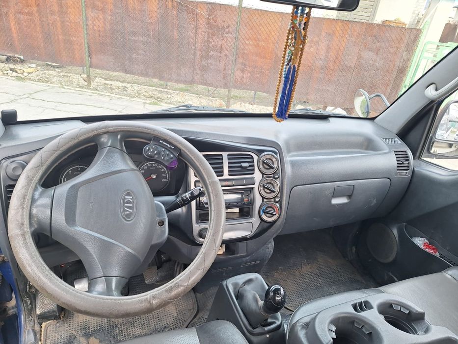 Продам машину кия бонго