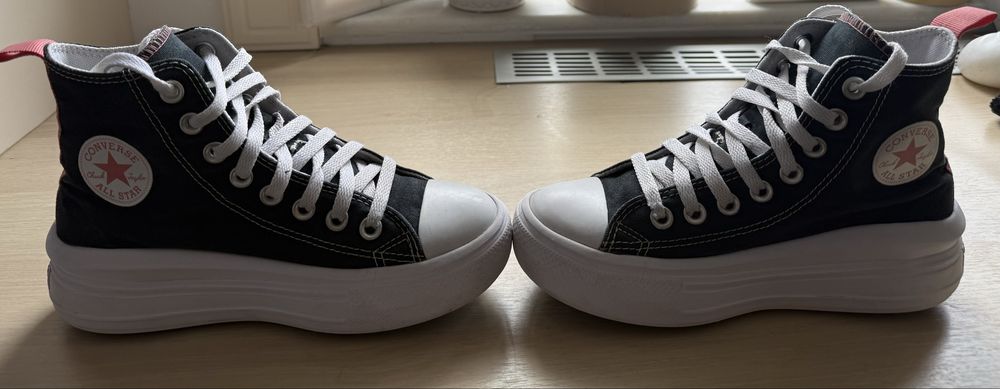 Teniși Converse