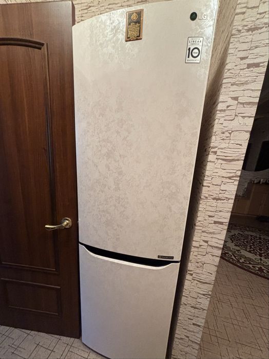 Продам холодильник LG