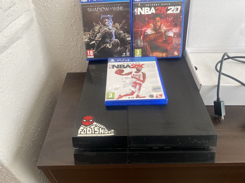 Плейстеишън     4