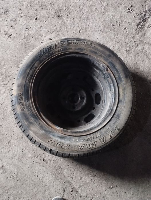 Запаска и диск на Фольксваген