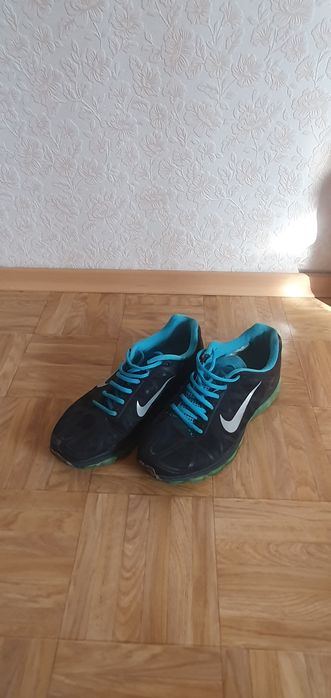 Продам спортивные кросовки 4000т