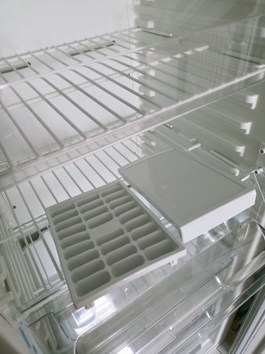 Продам морозильную камеру Indesit