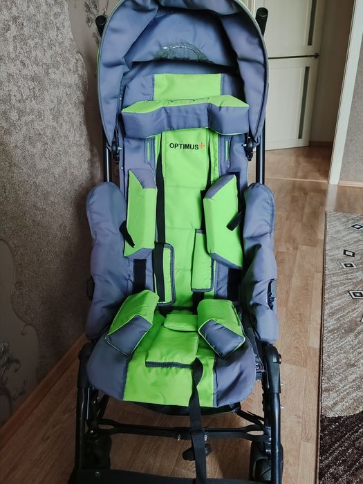 Продам детскую инвалидную коляску