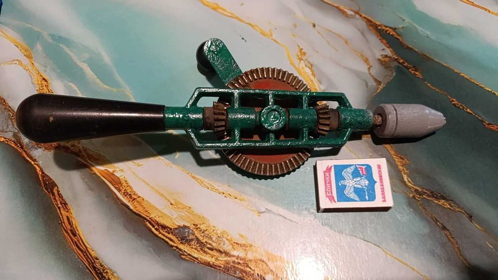 Продаётся мини дрель СССР.