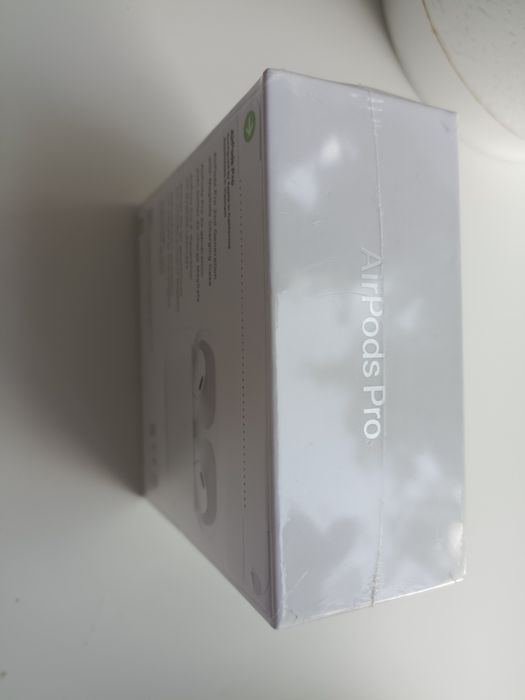 Продам наушник airpods