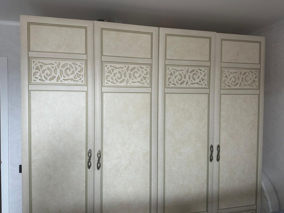 Продам спальный гарнитур