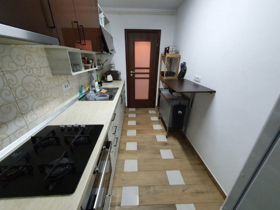 Vindem apartament 2 camere decomandat /central /Parlament -2014