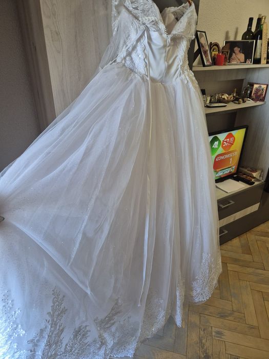 Rochie mireasa noua