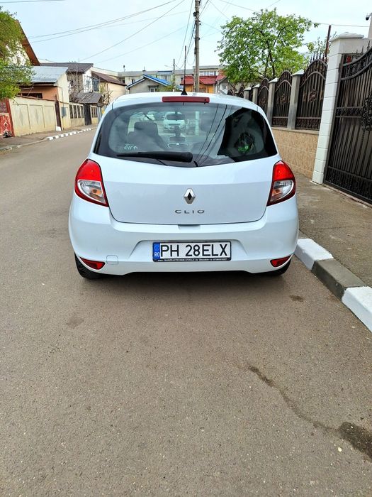 Urgent Vând renault clio 2010