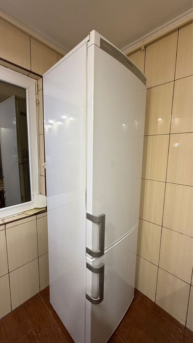 Frigider ARCTIC 200 cm cu cingelator