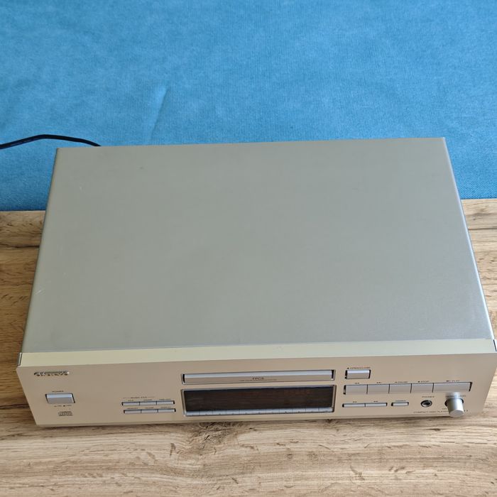 Onkyo DX-7511 (CD player)