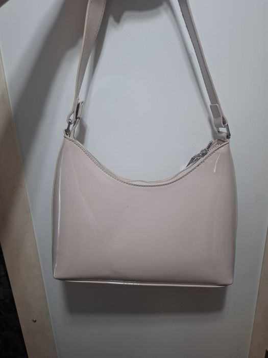 Продам сумку чёрную, бежевую