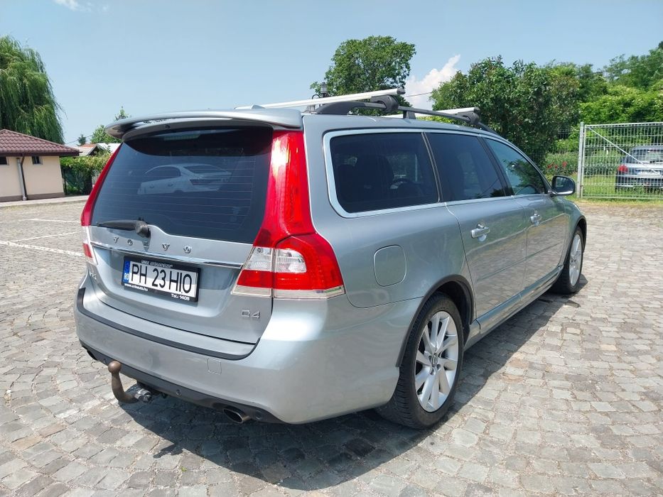 Vând Volvo V70D4 2015