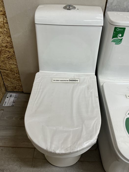 Унитазы в ассортименте