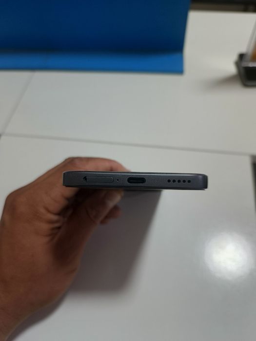 Honor 400 liti 12 g 256 g