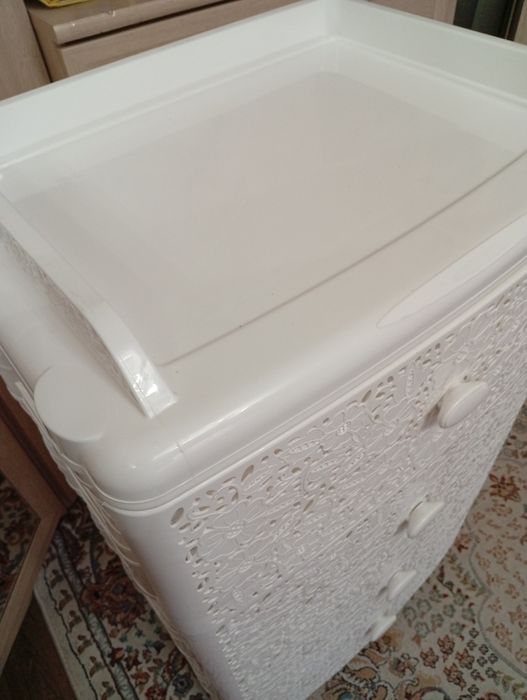 Продам пластиковый комод