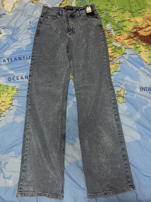 Blugi noi cu etichetă și strasuri mărimea S