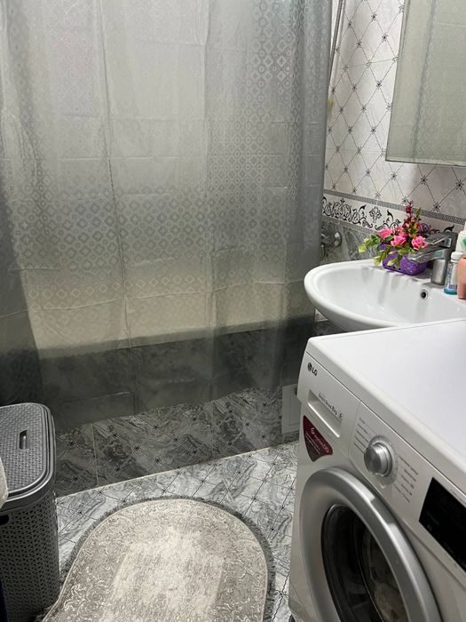 Срочно продается квартира Ойбек 3 комнат