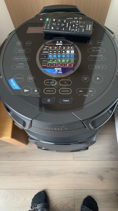 Продам музыкальный центр.