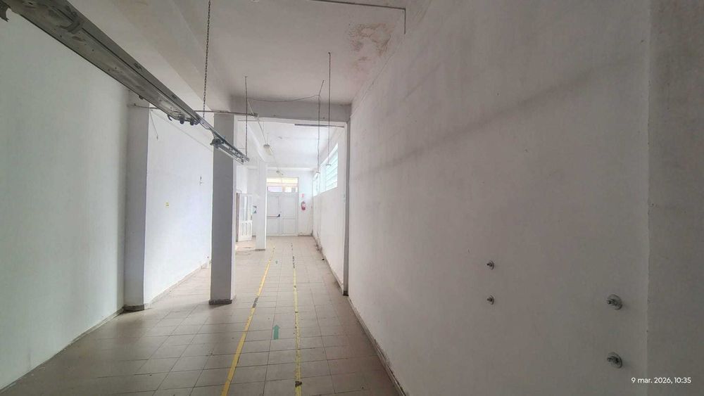 Spatiu comercial de 1000 mp, zona centrala, front stradal 38 mp