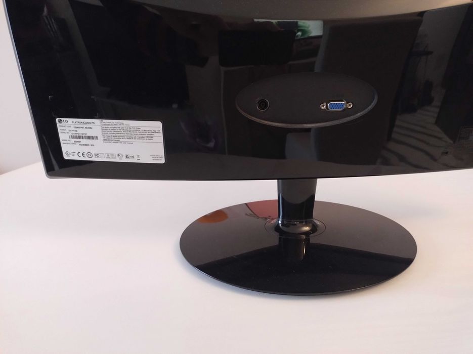 Монитор LG Flatron E2240S-PN