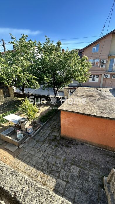 Просторна къща за ремонт в гр. Харманли