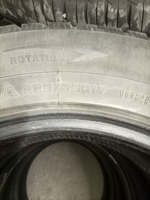 Комплект зимних шин r17 .
