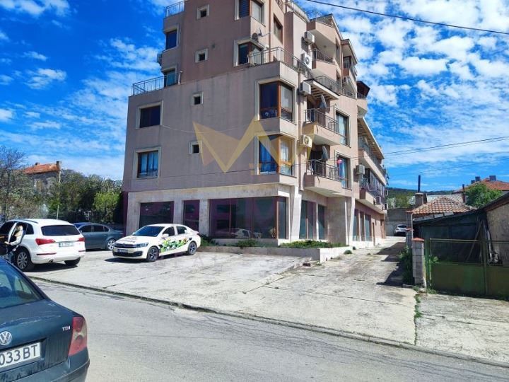 Продава се Промишлена сграда в Аксаково - 220 кв.м за 682 €/кв.м - Снимка #2