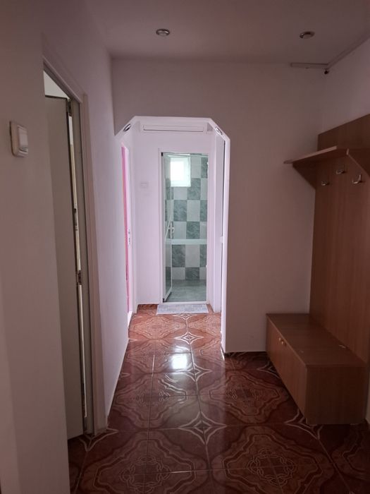 Inchiriez apartament