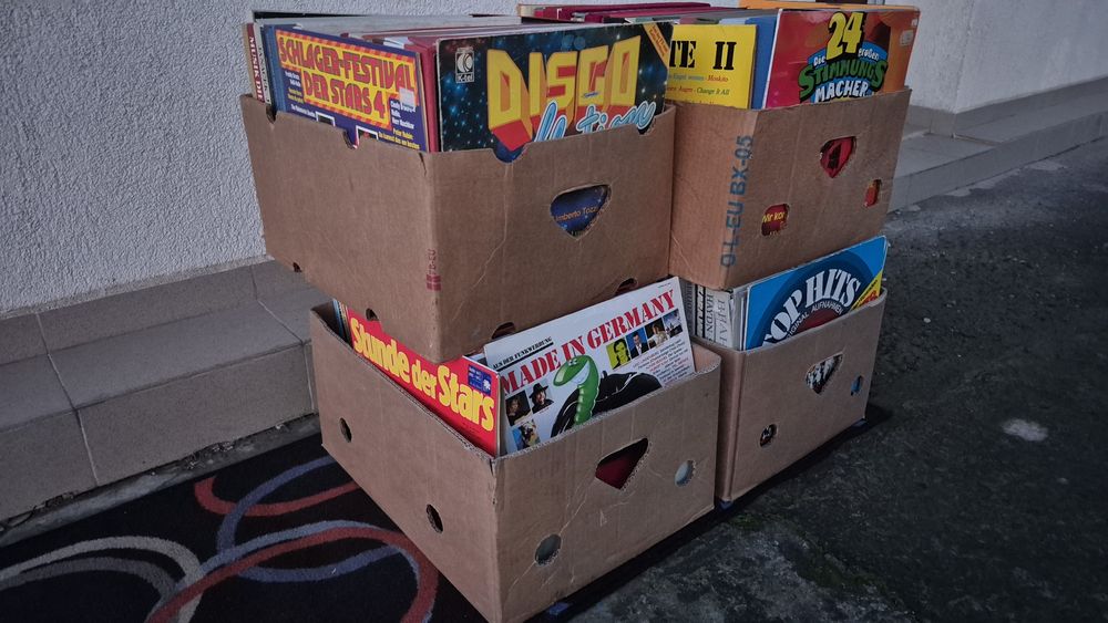 Vând 200lp Lot Discuri Vinil colectie muzica usoara mixta straina

Lot