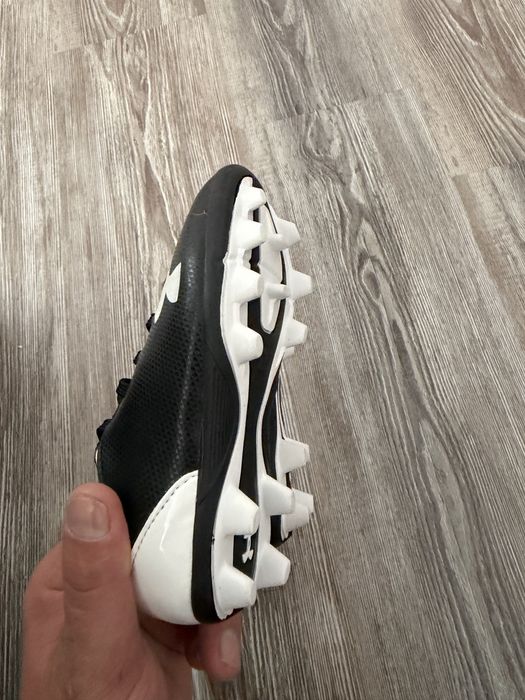 Чисто нови детски бутонки Under Armour