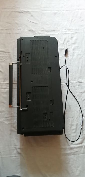 Продам двухкассетный магнитофон