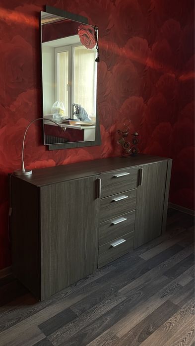 Стильное зеркало