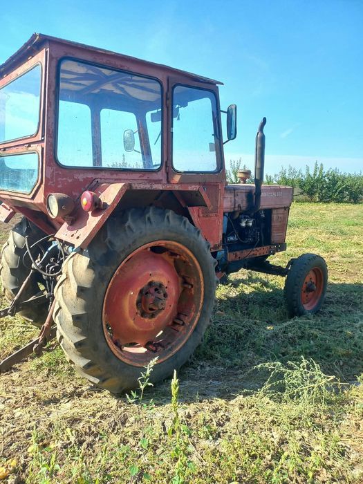 Tractor universal 650
