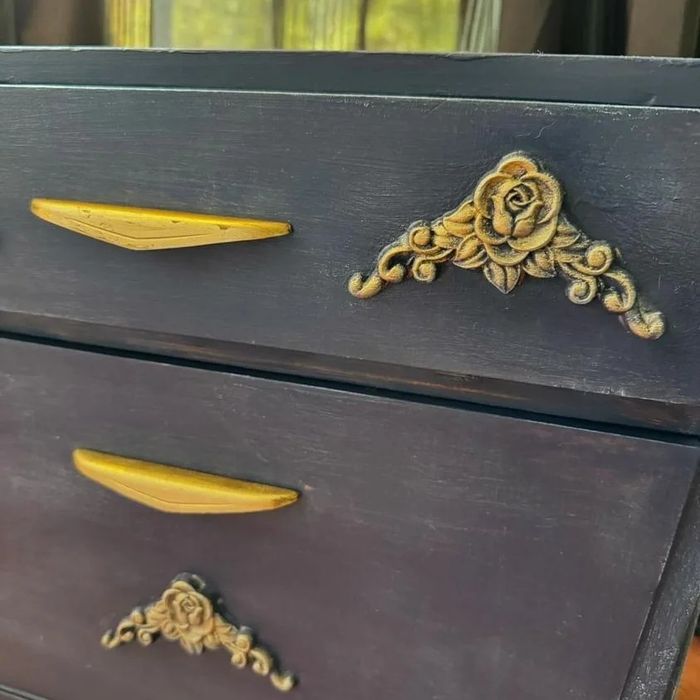 Красив ъглов шкаф