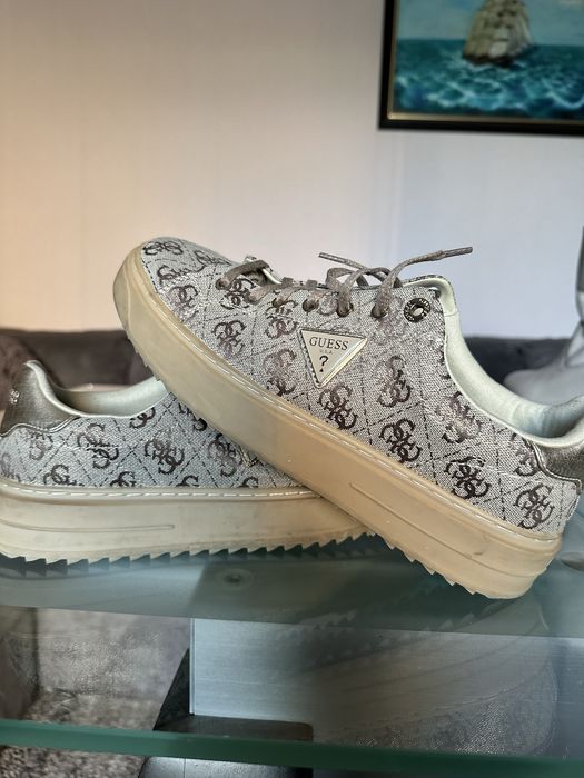 Маратонки Guess, Adidas 40 номер