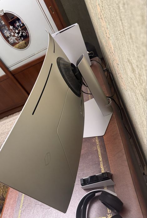 Монитор Samsung Odyssey Oled G9