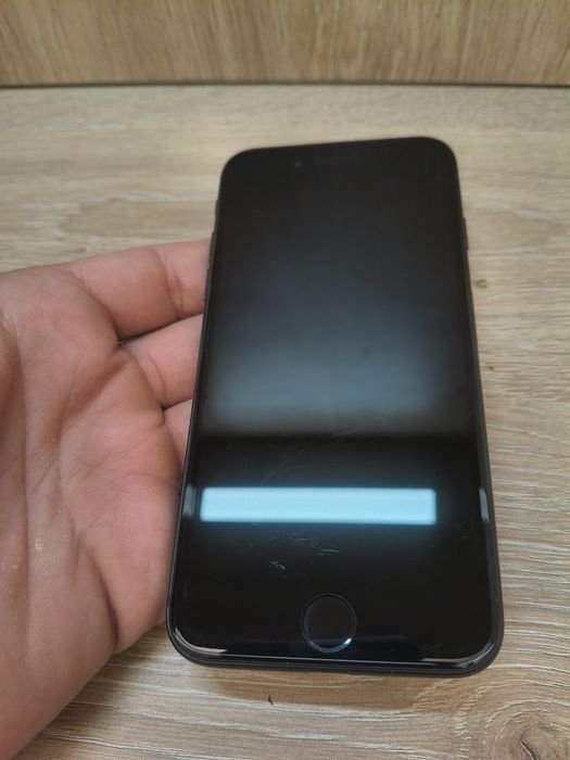 Vând iPhone 7, 128GB, Negru Mat, Neverlocked, Baterie 92%