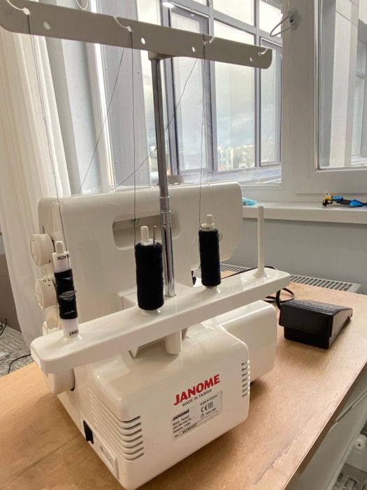 Оверлок Janome 7034D