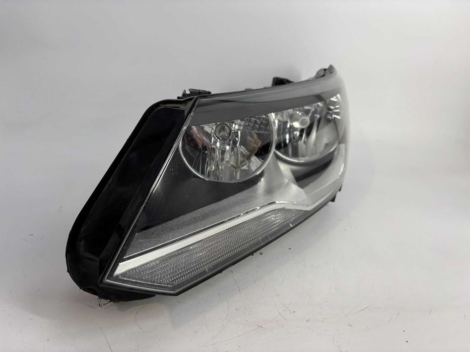 Far stanga-dreapta Volkswagen Tiguan an 2014