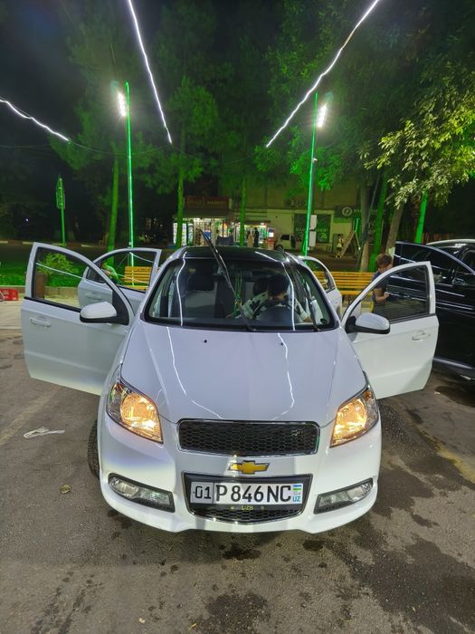 Продам новую нексию 3 автомат