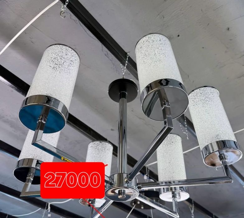 Продам новую люстру