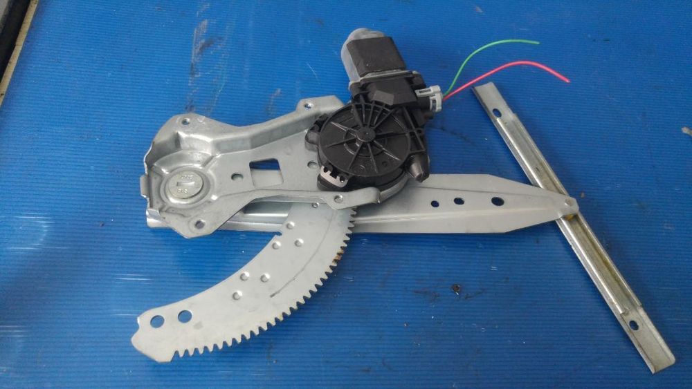 macara cu motoras dreapta spate nissan note e11  2004-2013 400929a