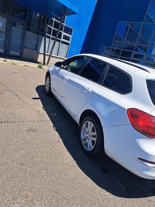 opel Astra J 2014