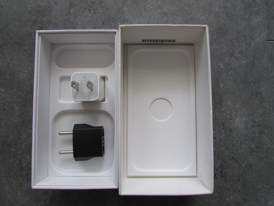 Ново оригинално зарядно Apple 5W USB Model A1385 Power Adapter