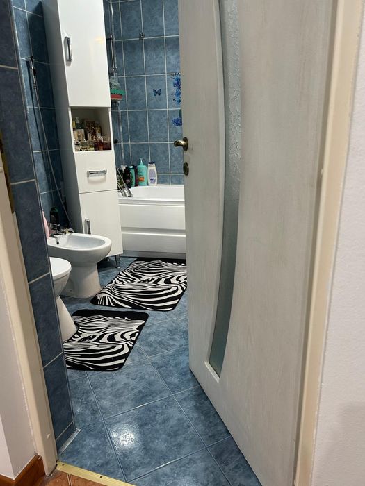 Vând apartament ultra central cu 3 camere  etaj 2